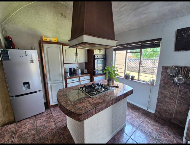 4 BEDROOM HOUSE FOR SALE IN MAYBERRY PARK